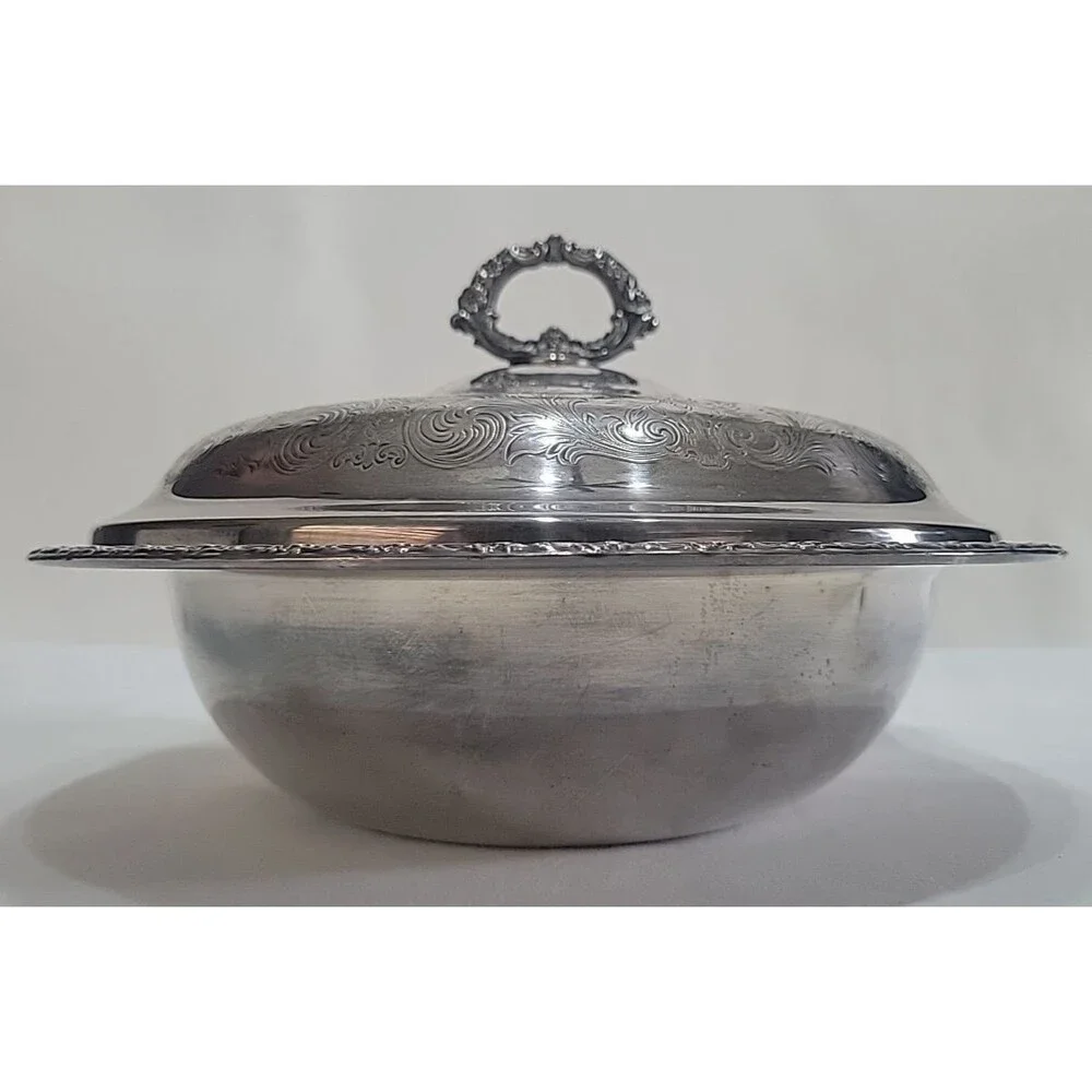 VTG International Silver Camelot Covered Vegetable Bowl Silverplate 6162 w Lid